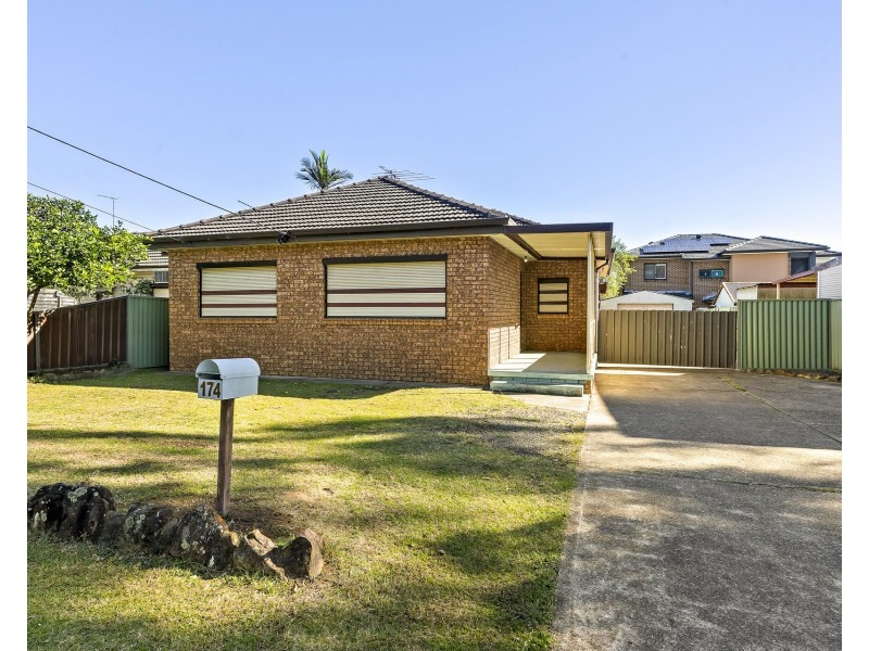 174 Binalong Road, Toongabbie NSW 2146