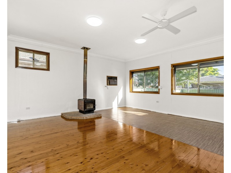 174 Binalong Road, Toongabbie NSW 2146