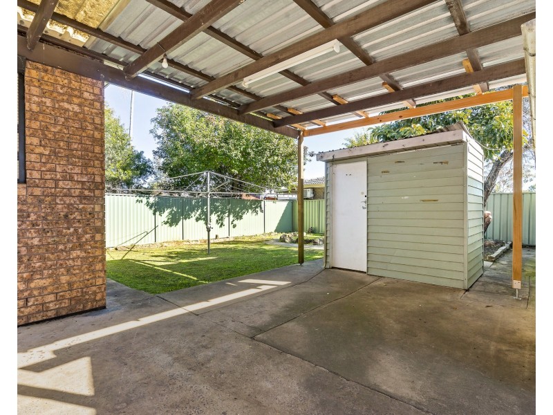174 Binalong Road, Toongabbie NSW 2146