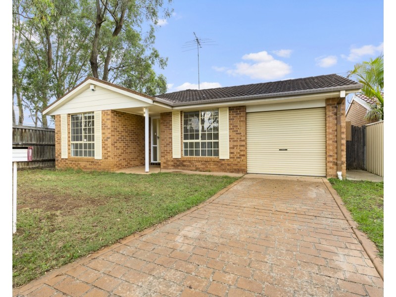 4 Athena Court, St Clair NSW 2759