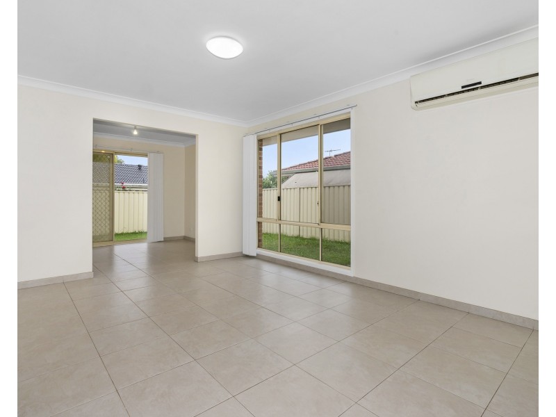 4 Athena Court, St Clair NSW 2759