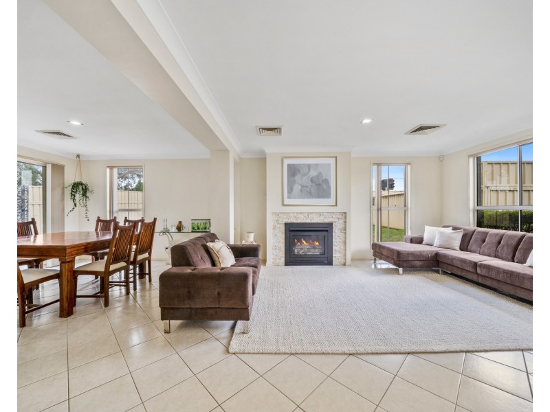 2 Hamlin Street, Quakers Hill NSW 2763