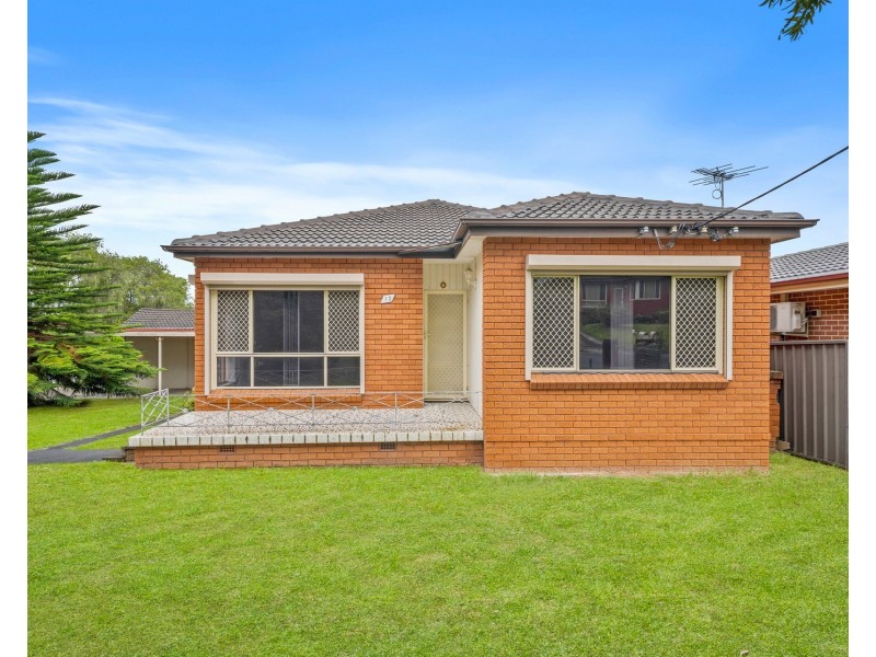 12 Corryong Street, Fairfield West NSW 2165