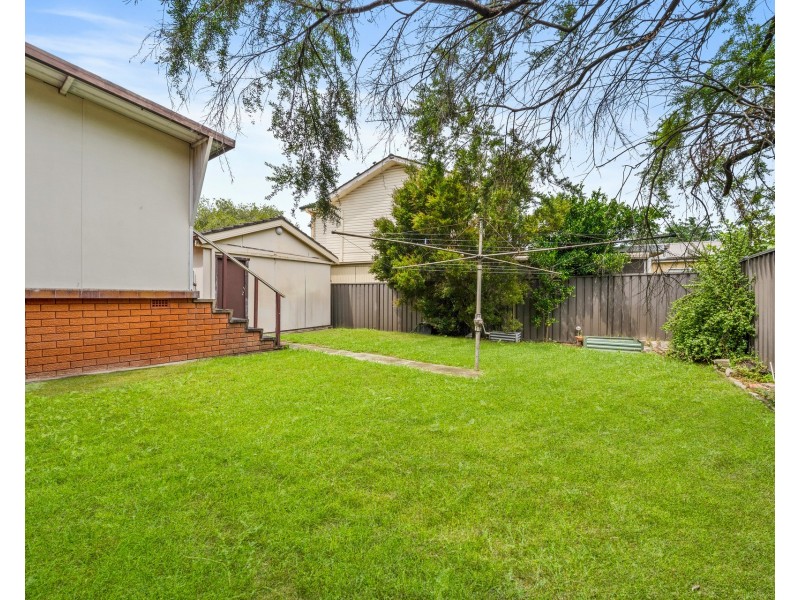 12 Corryong Street, Fairfield West NSW 2165