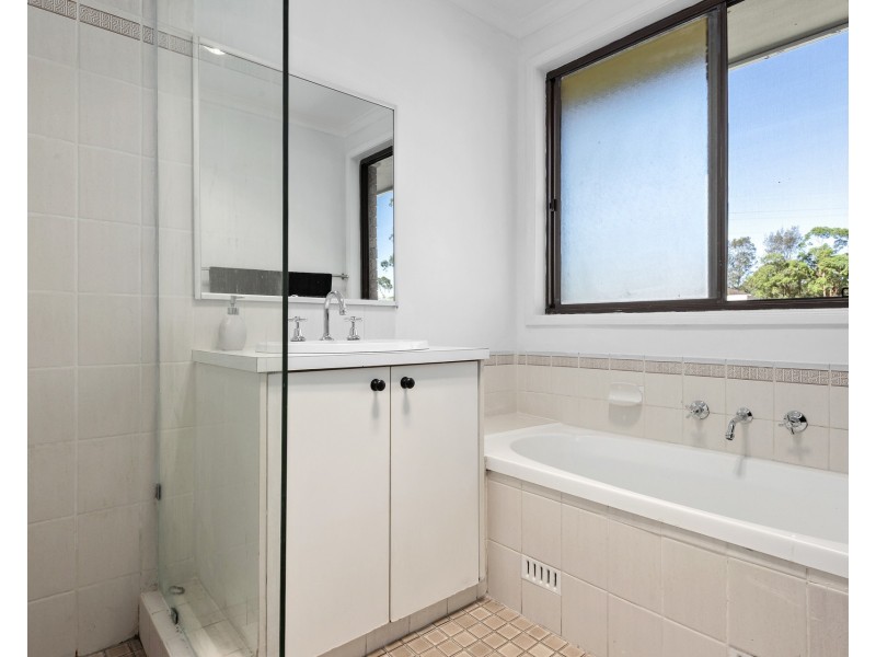 5 Pam Green Place, Doonside NSW 2767