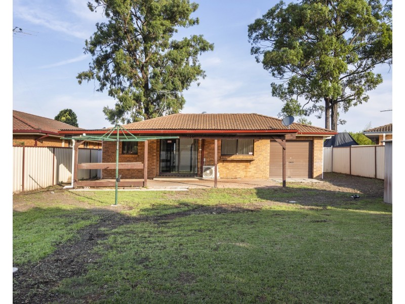 16 Honeyeater Place, Erskine Park NSW 2759