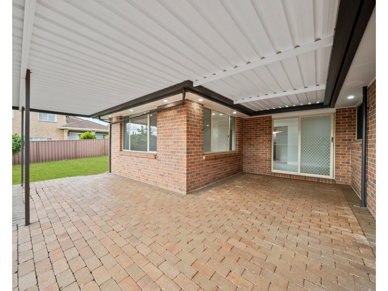 8 Fitzroy Close, Hinchinbrook NSW 2168
