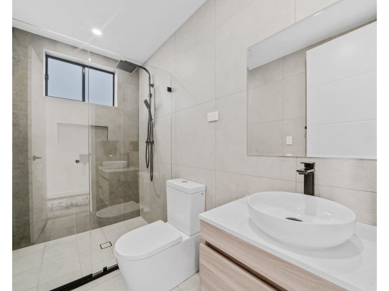 33 Pecan Crescent, Riverstone NSW 2765
