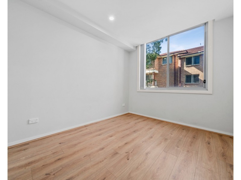 215/12 Fourth Avenue, Blacktown NSW 2148