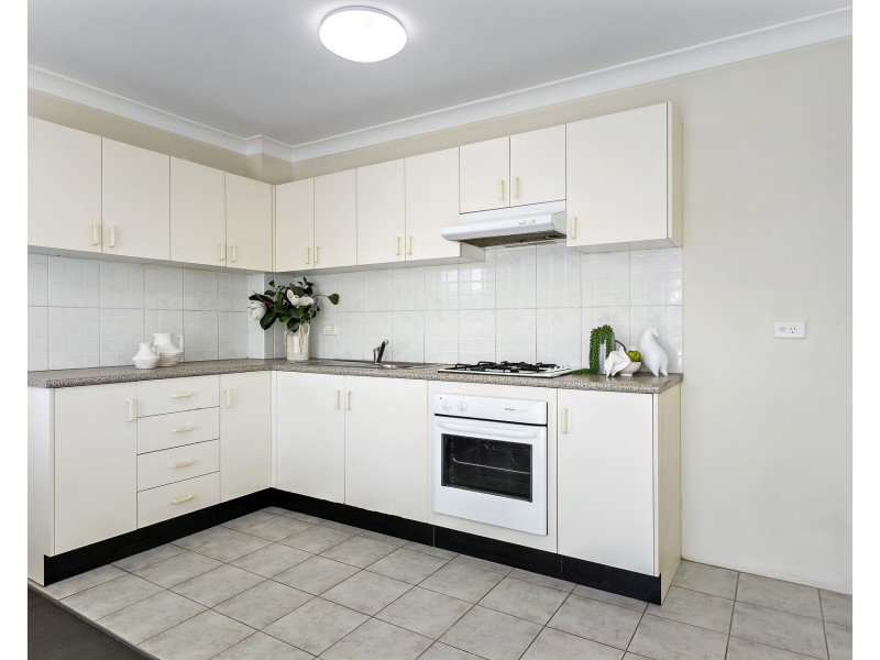 25/8-10 Fourth Avenue, Blacktown NSW 2148