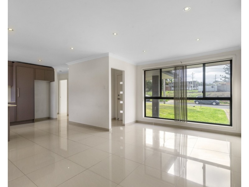 4 Robyn Street, Woodpark NSW 2164