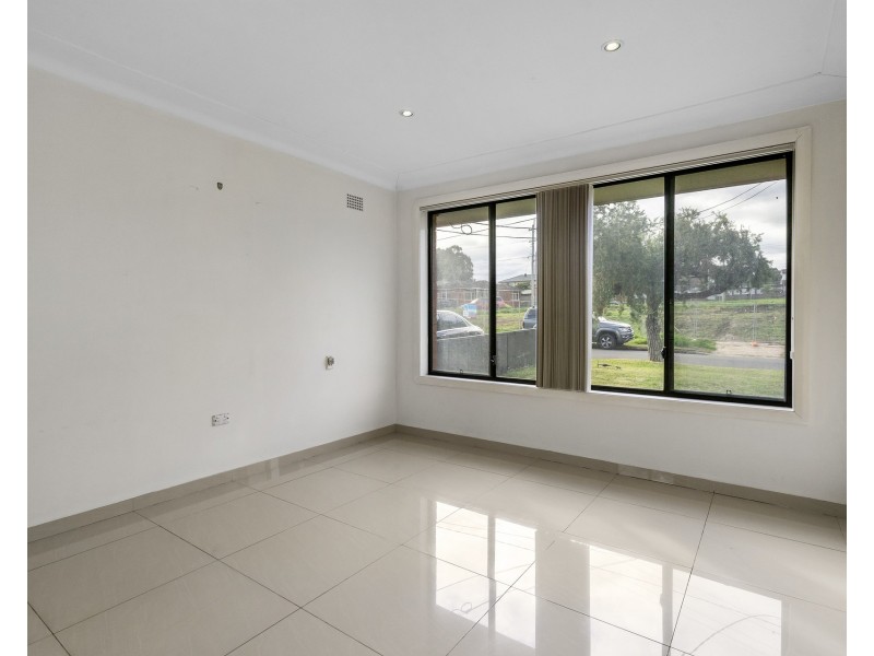 4 Robyn Street, Woodpark NSW 2164