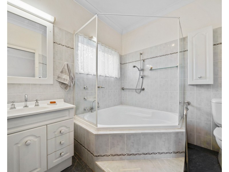 4 Lynwood Avenue, Doonside NSW 2767