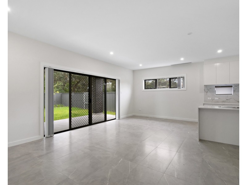 2/154 Willan Drive, Cartwright NSW 2168