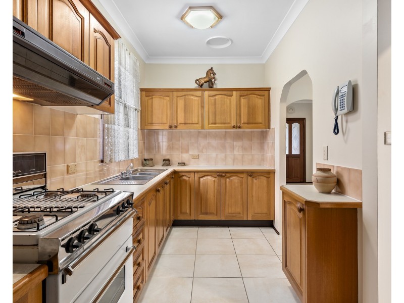 16 Danny Road, Lalor Park NSW 2147