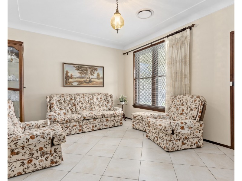 16 Danny Road, Lalor Park NSW 2147