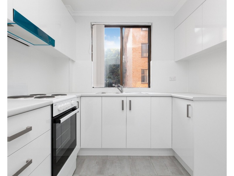 2/5 Griffiths Street, Blacktown NSW 2148