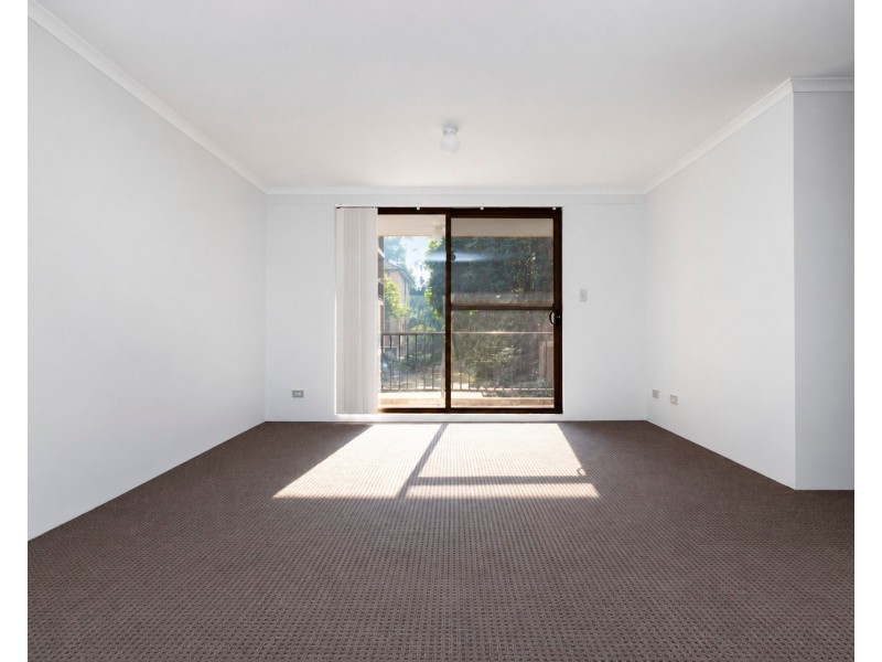 2/5 Griffiths Street, Blacktown NSW 2148