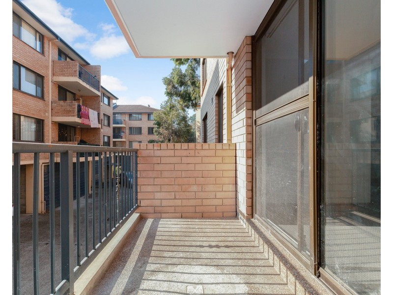 2/5 Griffiths Street, Blacktown NSW 2148