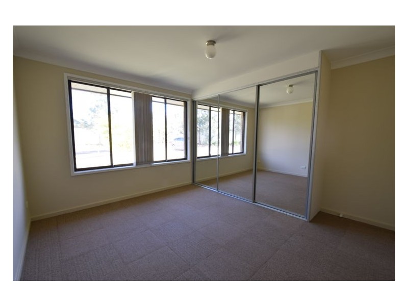 8 Reef Street, Quakers Hill NSW 2763