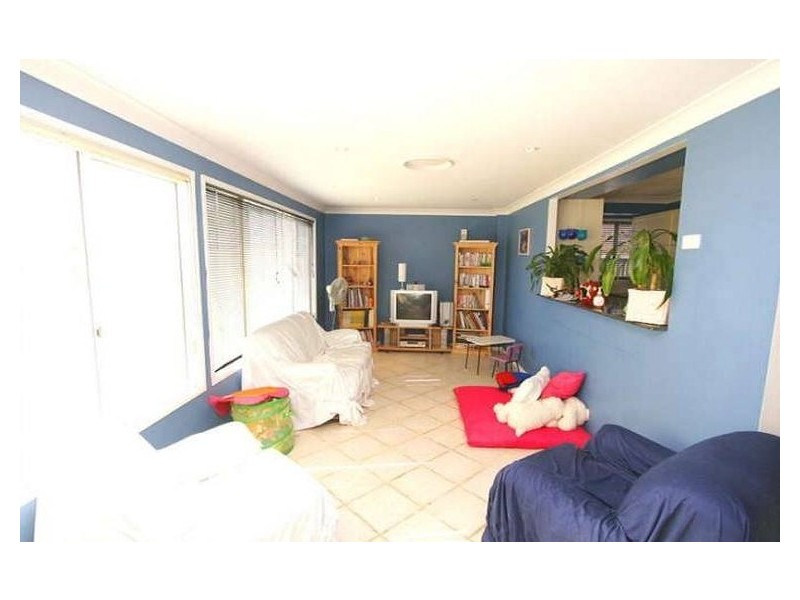 11 Primrose Circuit, Claremont Meadows NSW 2747