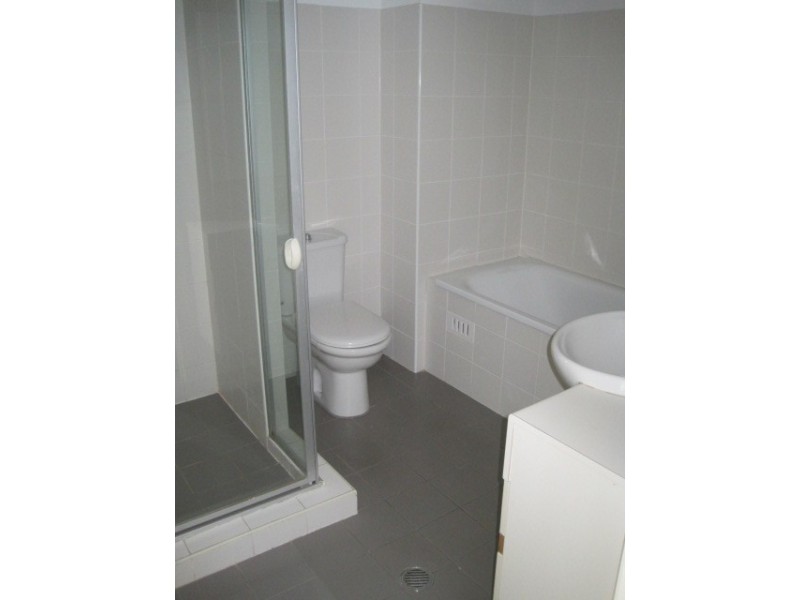 211/80 John Whiteway Drive,, Gosford NSW 2250