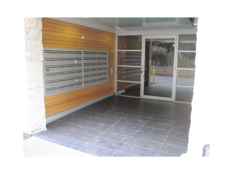 211/80 John Whiteway Drive,, Gosford NSW 2250