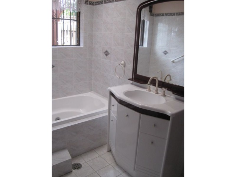 63 Cowley Crescent, Prospect NSW 2148