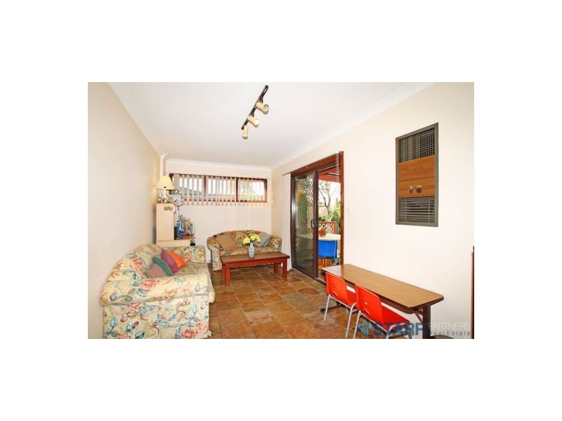 90 Columbia Road, Seven Hills NSW 2147
