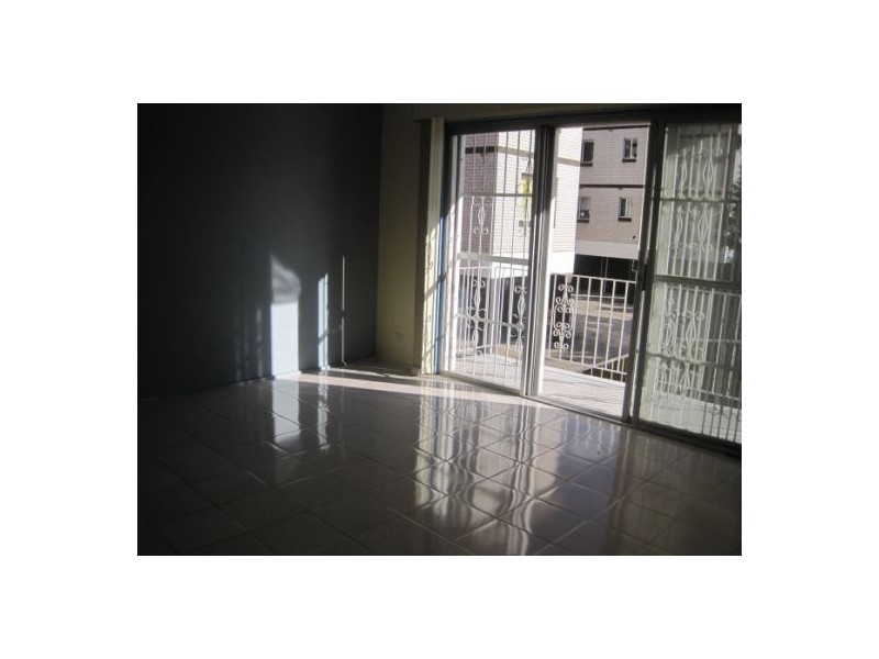 4/5 Carramar Ave,, Carramar NSW 2163