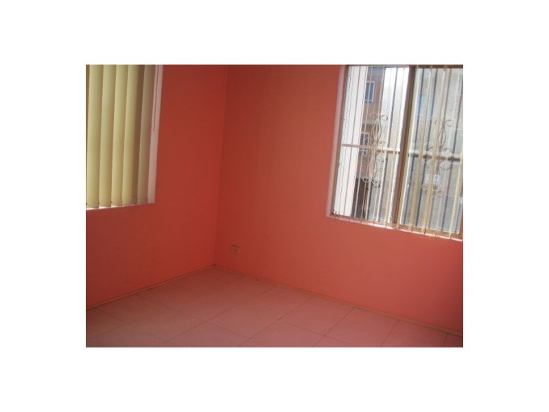 4/5 Carramar Ave,, Carramar NSW 2163