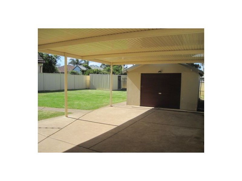 21 Dinabeth Ave,, Blacktown NSW 2148