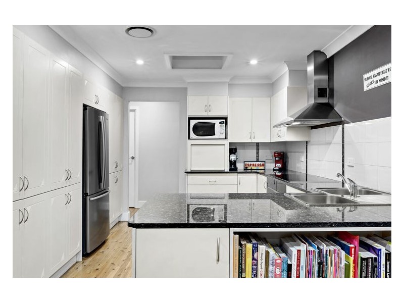 15 Desley Crescent, Prospect NSW 2148