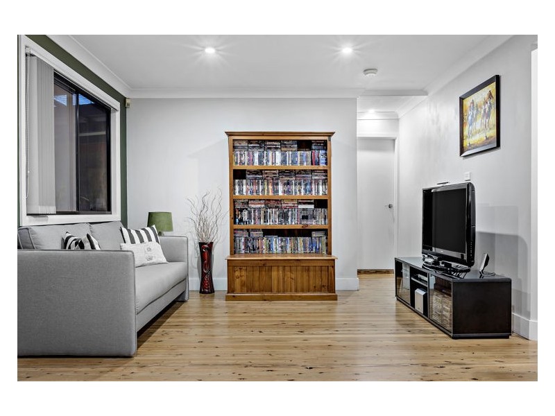 15 Desley Crescent, Prospect NSW 2148