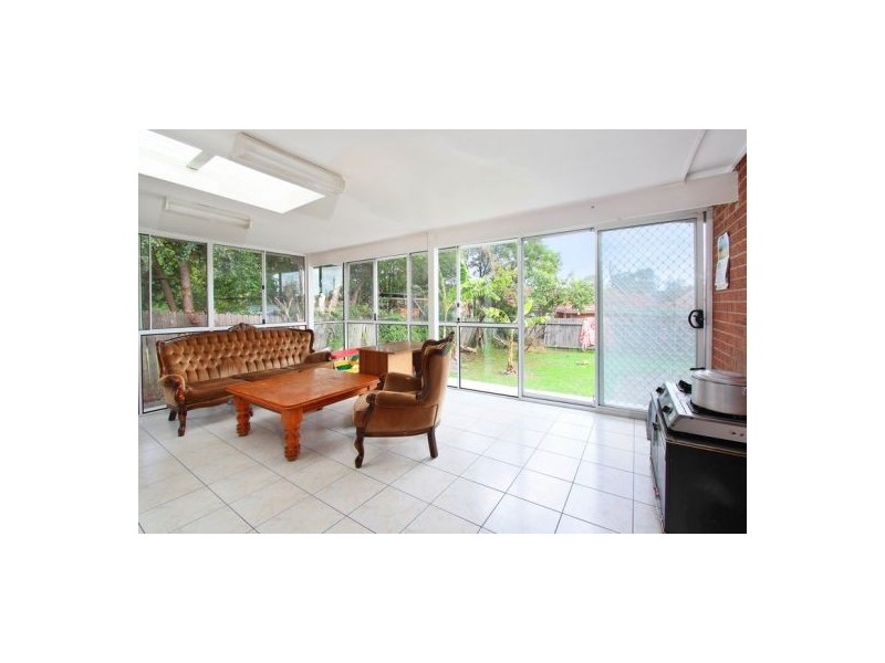 8 Birdwood Avenue, Doonside NSW 2767