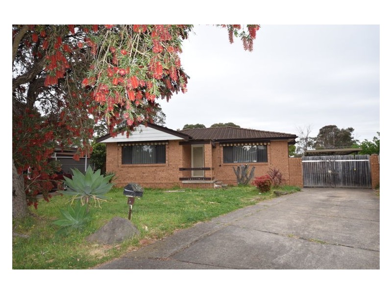 19 Barnfield Place, Dean Park NSW 2761