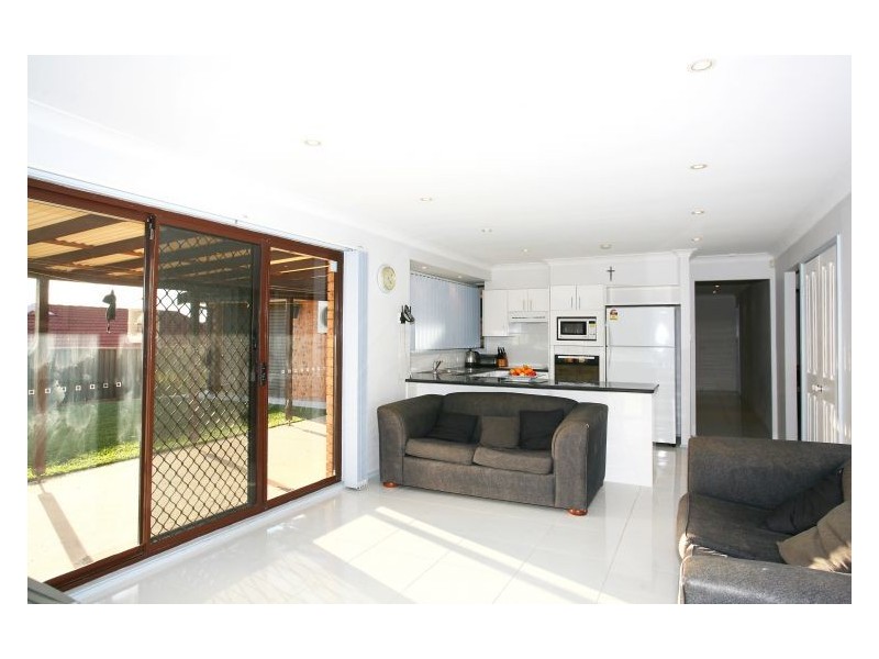 15 Sulman Place, Huntington Heights NSW 2767