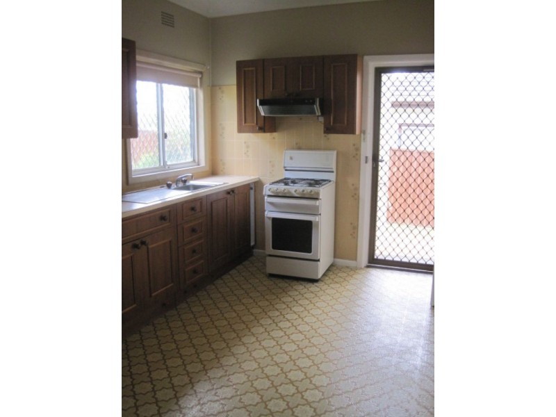 House 76 Orana Avenue, Seven Hills NSW 2147