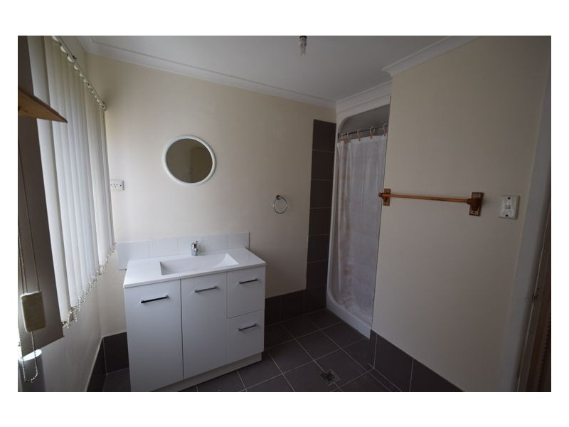 Flat 2 Pentland Street, Quakers Hill NSW 2763