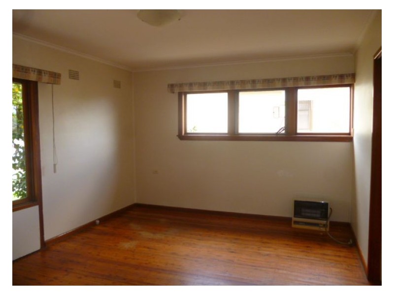 House 80 Johnson Avenue, Seven Hills NSW 2147