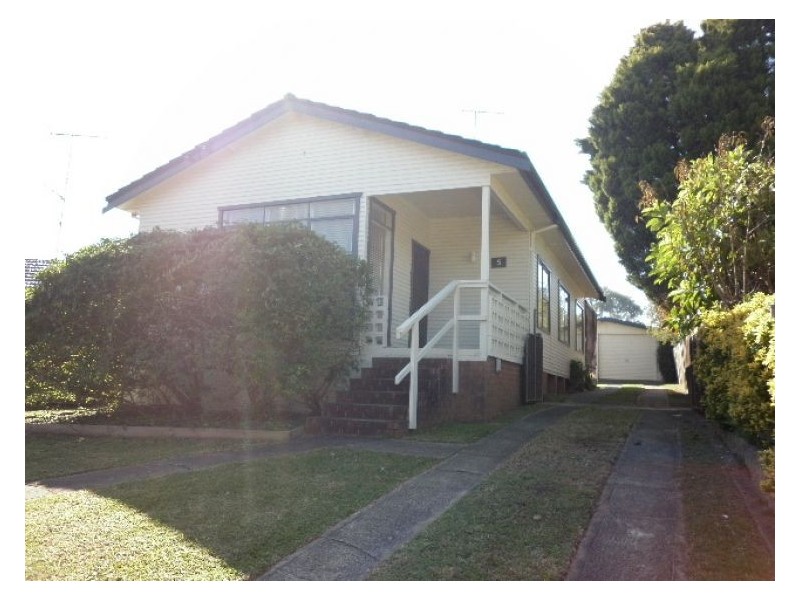 5 Redwood Place, Blacktown NSW 2148