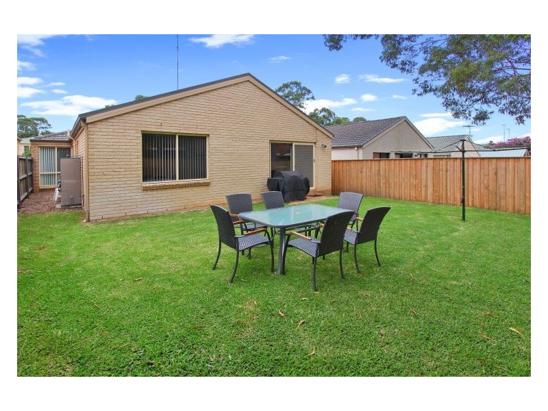 10 Lyndel Close, Quakers Hill NSW 2763