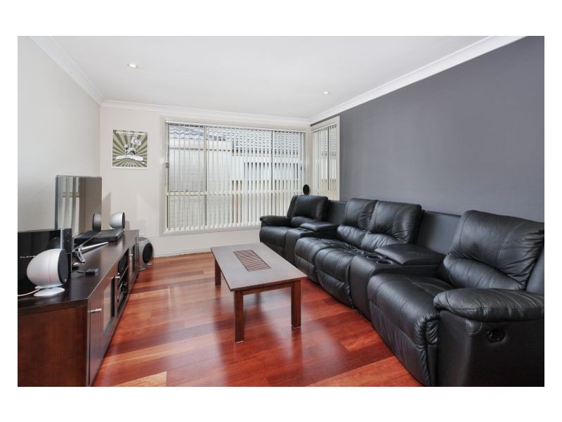 10 Lyndel Close, Quakers Hill NSW 2763