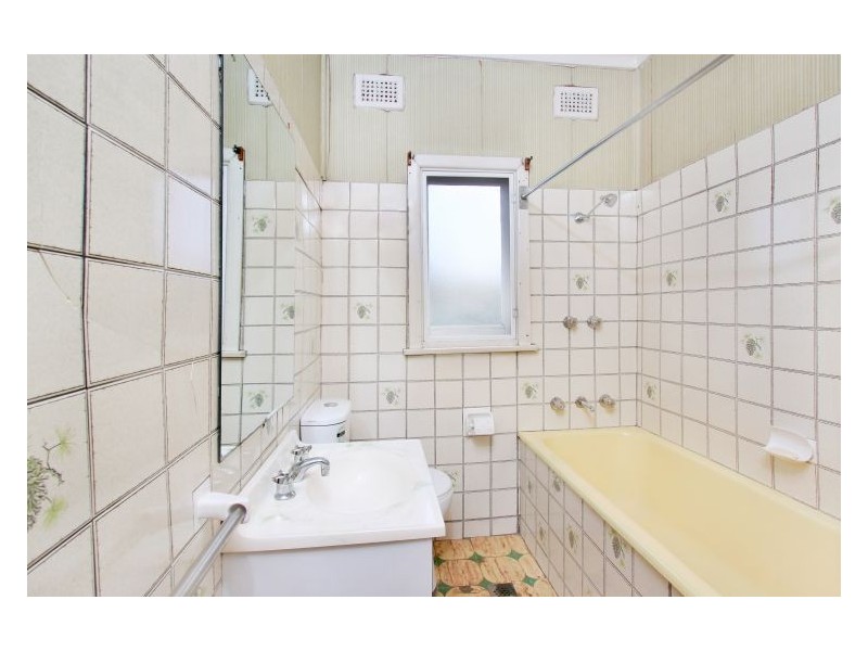 47 Newton Road, Blacktown NSW 2148