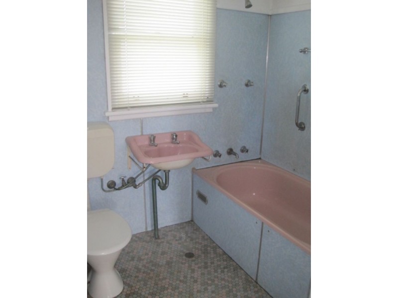 House 76 Orana Avenue, Seven Hills NSW 2147