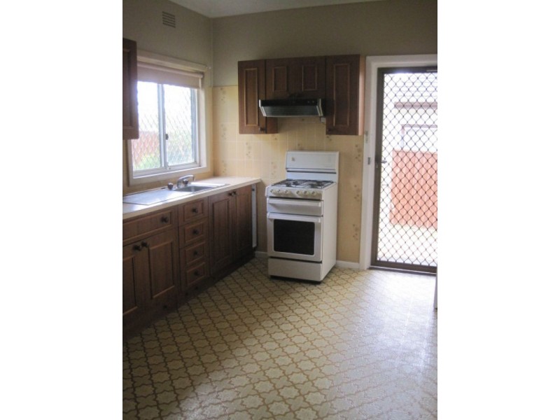 House 76 Orana Avenue, Seven Hills NSW 2147