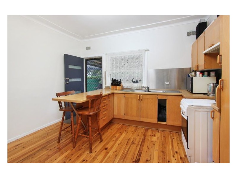 House 15 Elanora Avenue, Blacktown NSW 2148