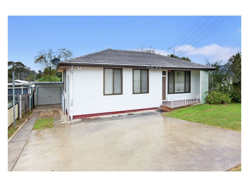 16 Charlton Road, Lalor Park NSW 2147