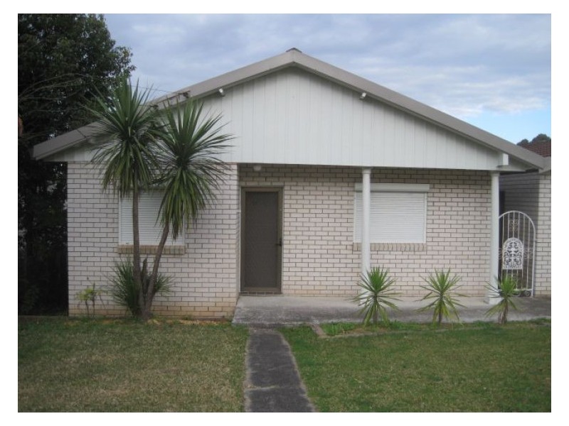 House 100 Cornelia Road,, Toongabbie NSW 2146