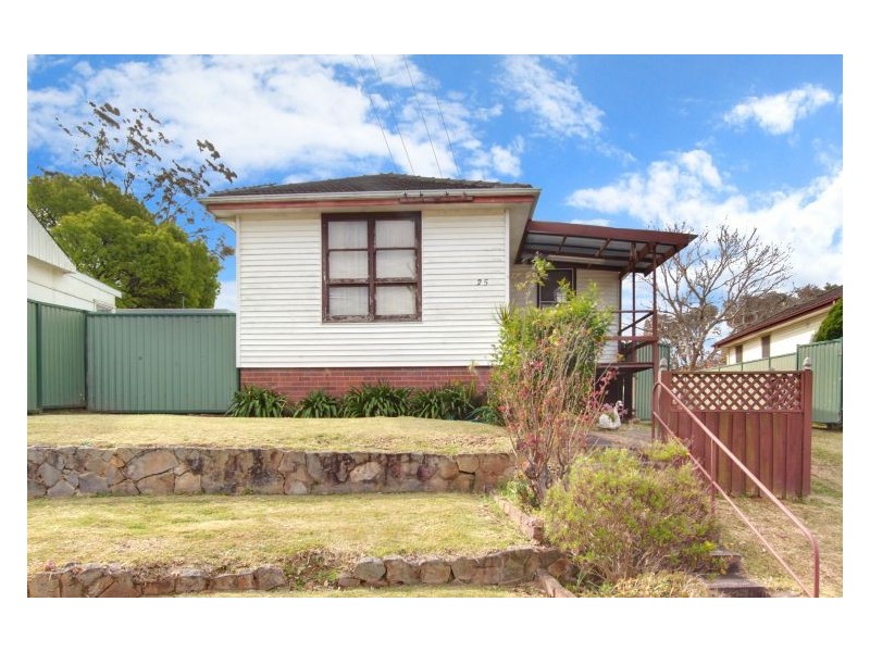 25 Charlton Road, Lalor Park NSW 2147